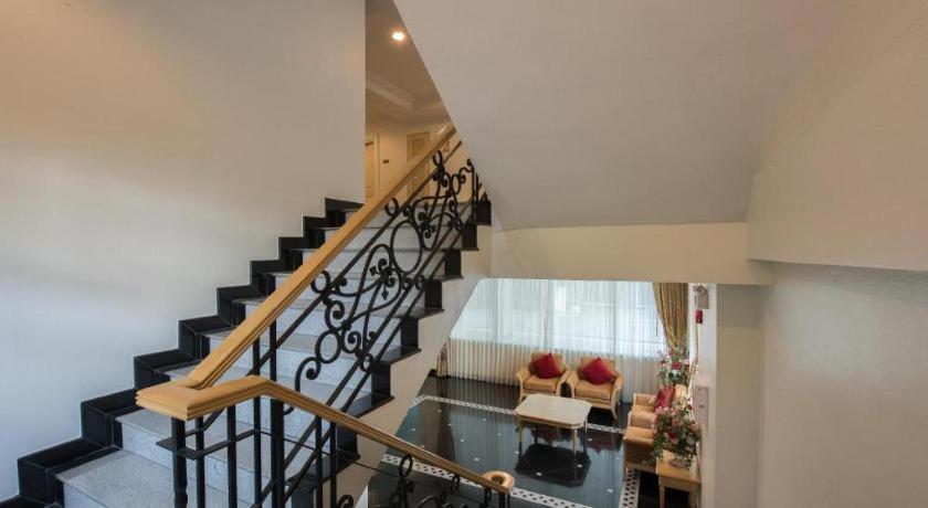 Romance Hotel Srinakarin Bangkok Dış mekan fotoğraf