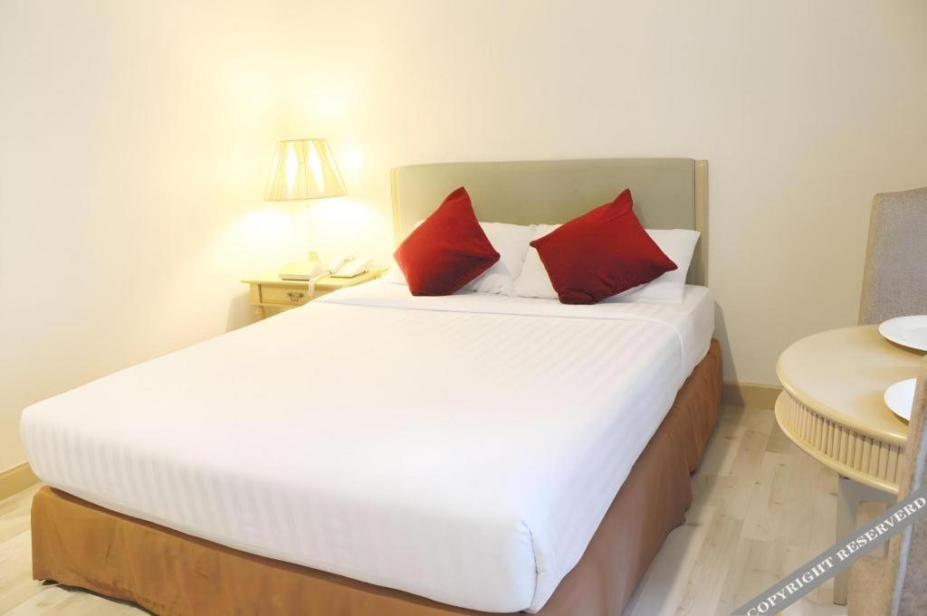Romance Hotel Srinakarin Bangkok Dış mekan fotoğraf