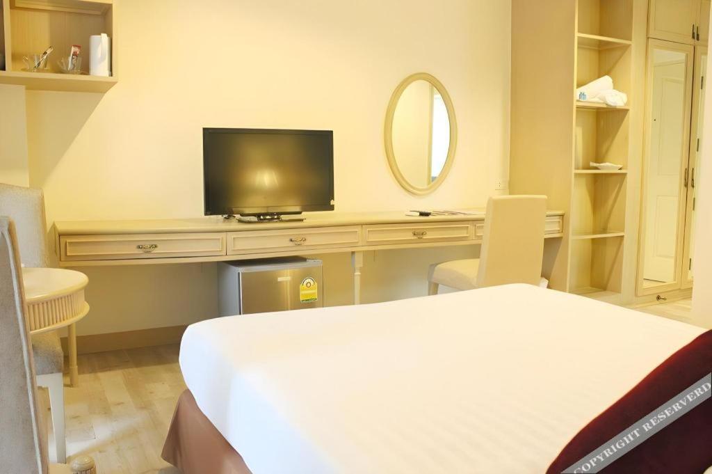 Romance Hotel Srinakarin Bangkok Dış mekan fotoğraf