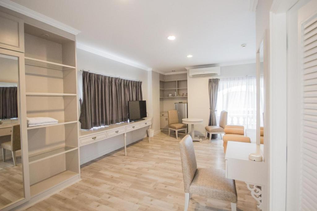 Romance Hotel Srinakarin Bangkok Dış mekan fotoğraf